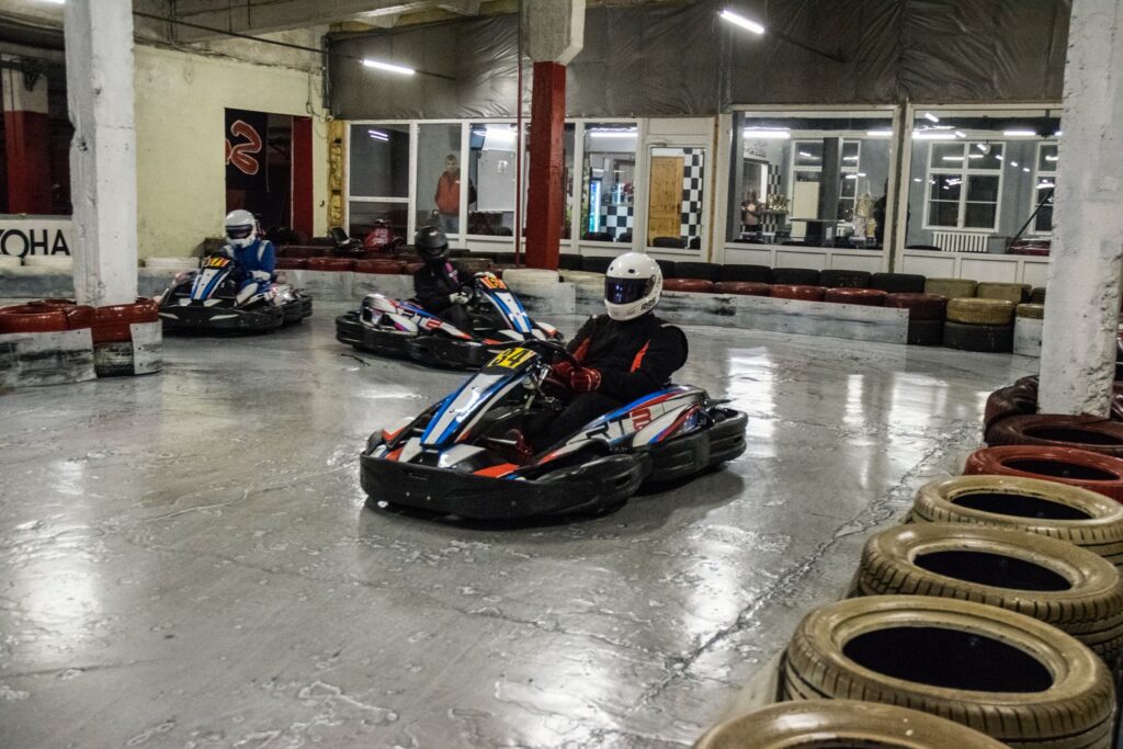 Sodi RT8 Karts auf der Indoor-Strecke von Kartinga nams XL